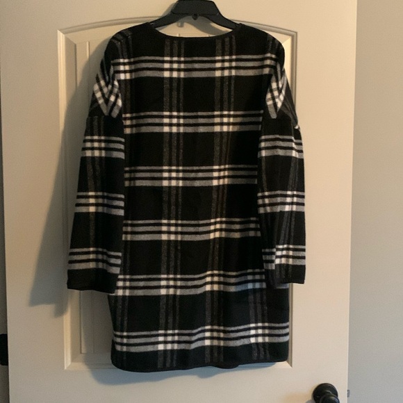 Kaari Blue XL lightweight mid length black and white cape style coat. - Picture 2 of 5